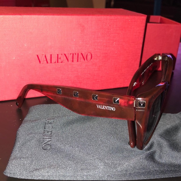 Never worn - Valentino Sunglasses VA4048 - Picture 4 of 4